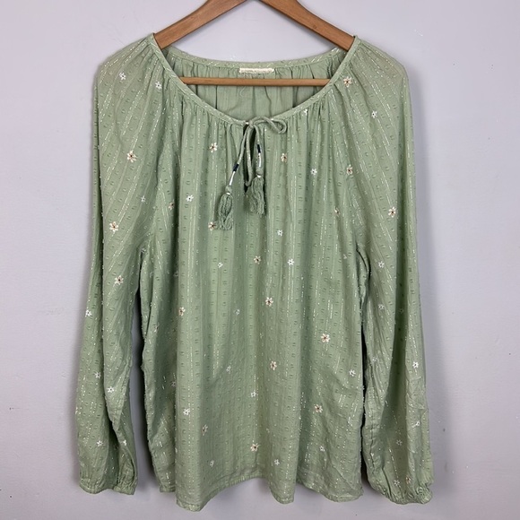 STYLE & CO Green Cotton Metallic ThreadTassel-Tie Peasant Top - Picture 3 of 7